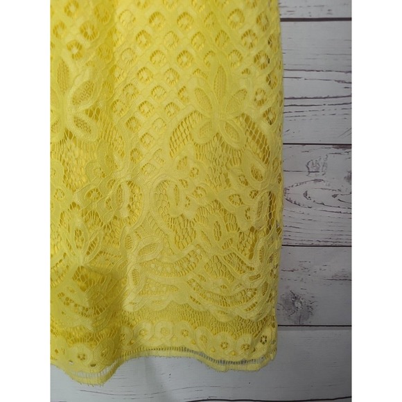 Isaac Mizrahi Live Yellow Eyelet Lace Short Sleeve Shift Dress Womans SZ Medium - Picture 3 of 6